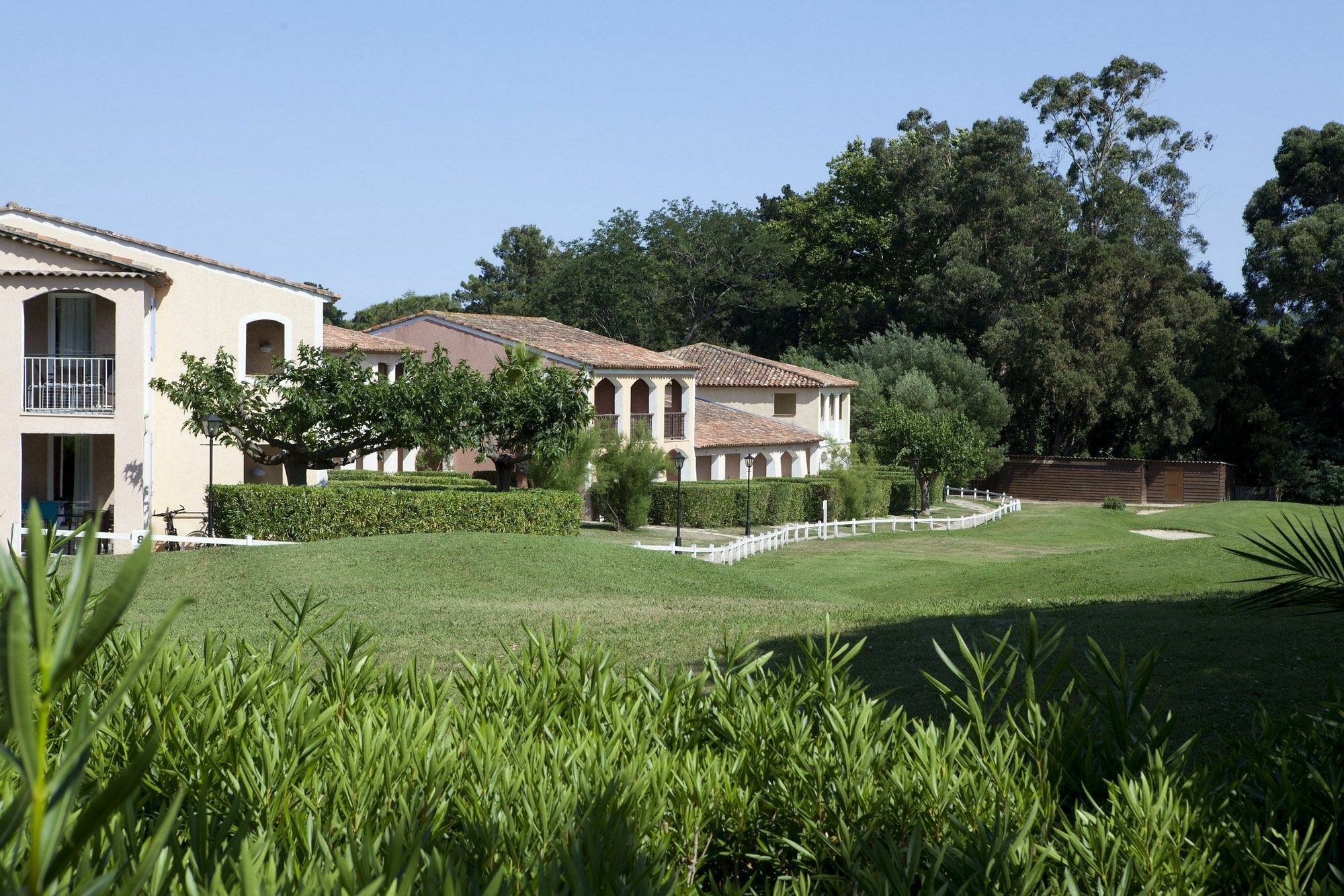 Residence Pierre & Vacances Les Parcs De גרימו מראה חיצוני תמונה